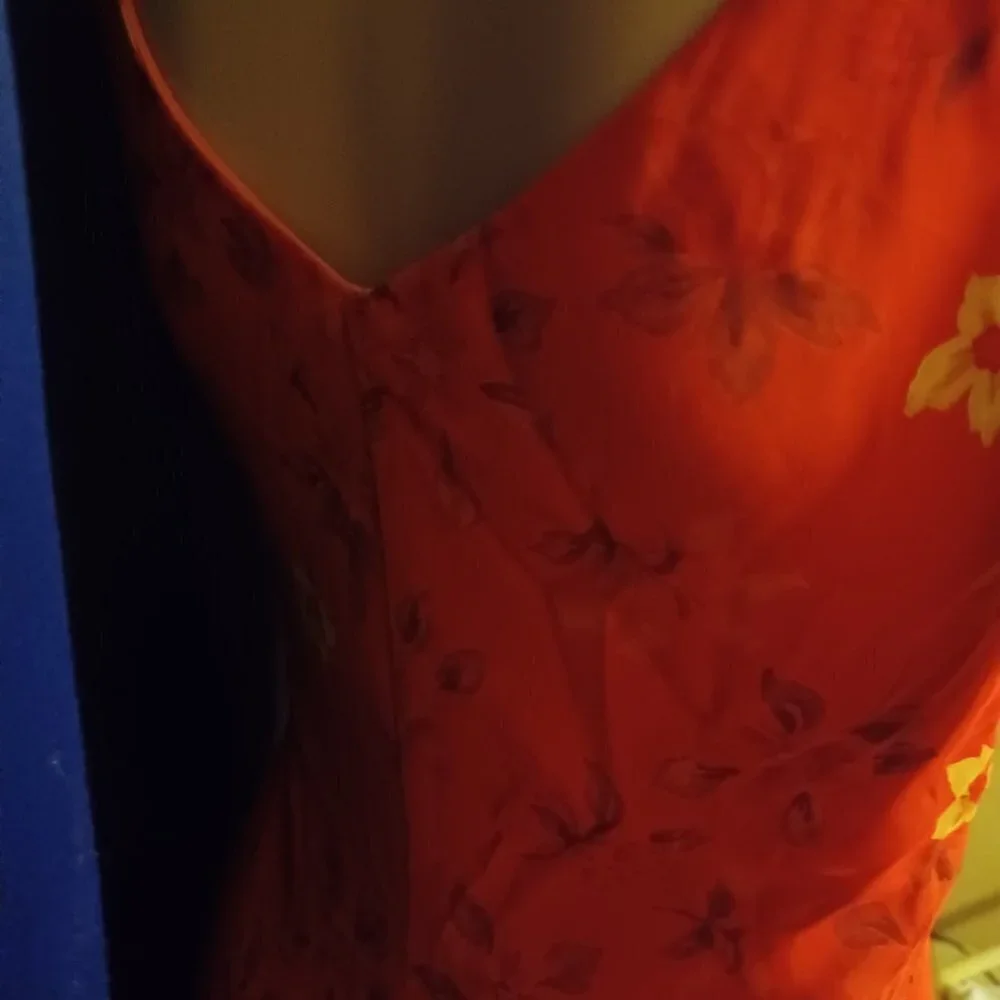 Sexy Little Red Floral Dress - Size 7 - Picture 4 of 9